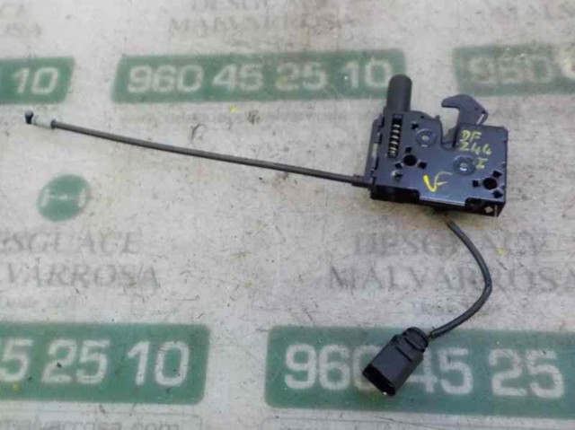 Zamek maski 82A823509 VAG