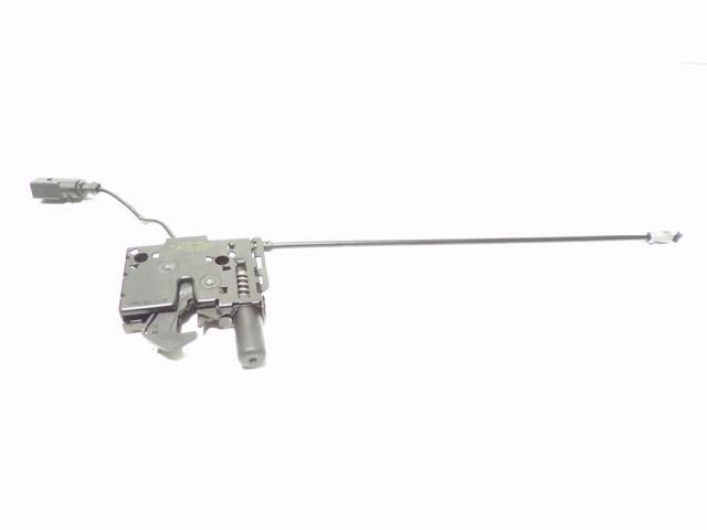 Zamek maski 82A823509 VAG