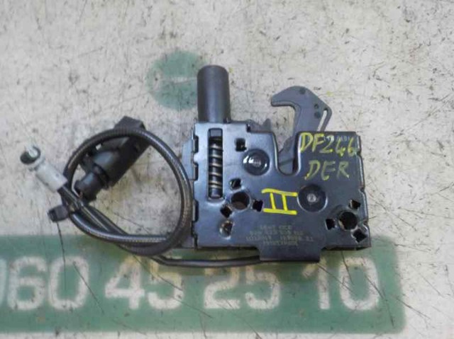 Zamek maski 82A823509 VAG