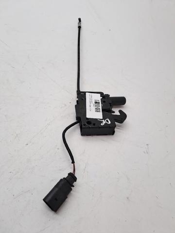Zamek maski 82A823509 VAG