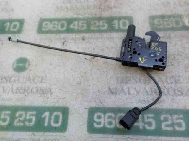 Zamek maski 82A823509 VAG