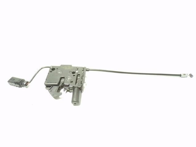 Zamek maski 82A823509 VAG