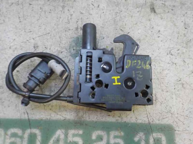 Zamek maski 82A823509 VAG