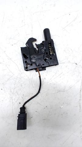 Zamek maski 82A823509 VAG