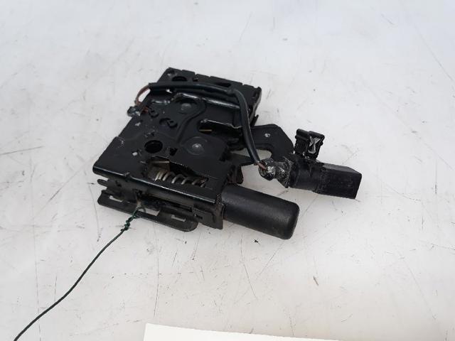Zamek maski 82A82350901S VAG