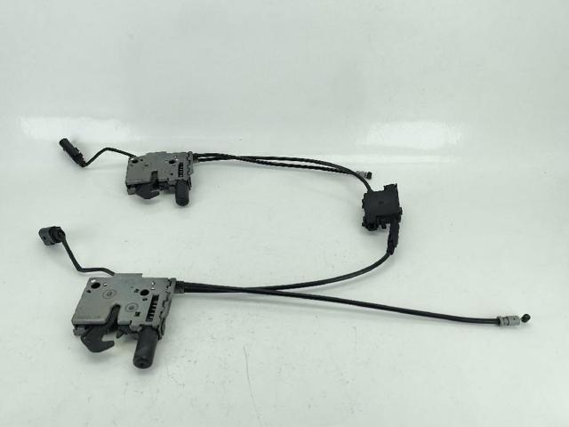 Zamek maski 82A823509A VAG