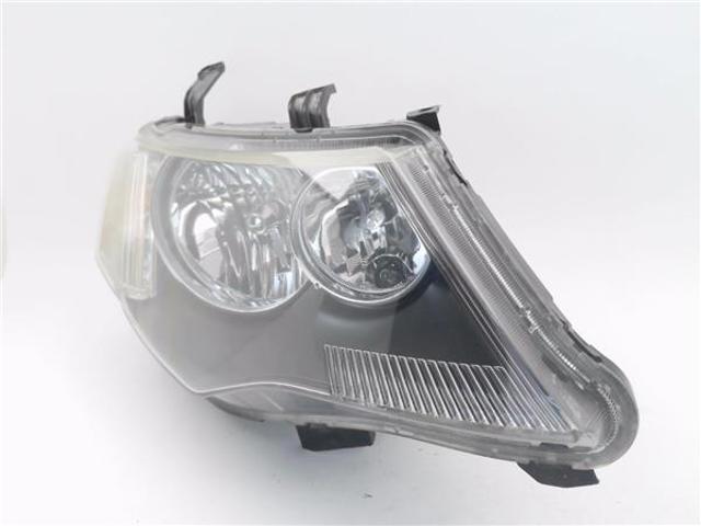 Reflektor prawy 8301A160 MITSUBISHI