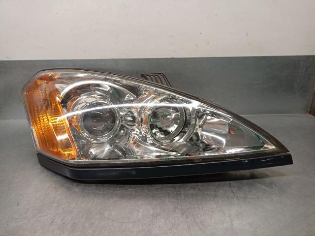 Reflektor prawy 8310209100 SSANG YONG