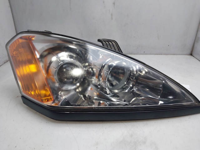 Reflektor prawy 8310209101 SSANG YONG