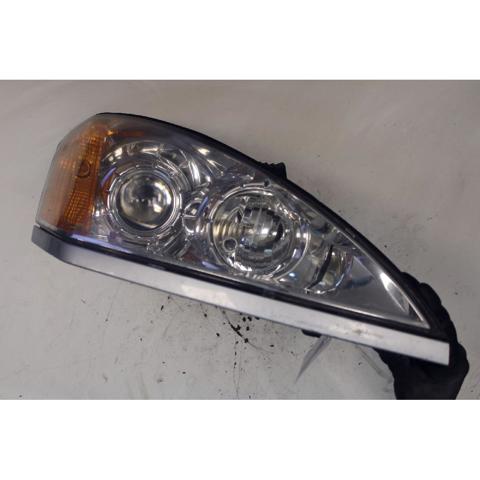 Reflektor prawy 8310209101 SSANG YONG