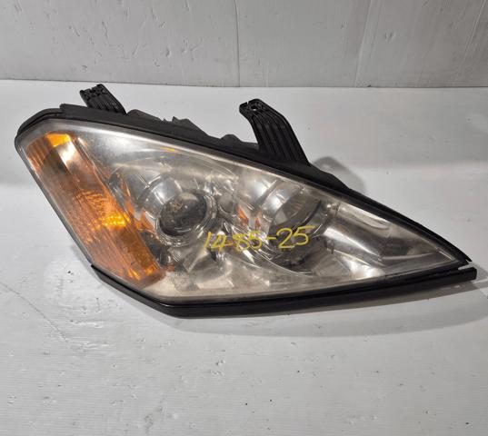 Reflektor prawy 8310209101 SSANG YONG