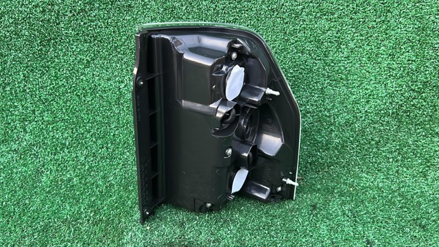 Lampa zespolona tylna lewa 8330A093 MITSUBISHI