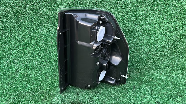 Lampa zespolona tylna lewa 8330A093 MITSUBISHI