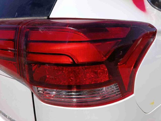 Lampa zespolona tylna prawa zewnętrzna 8330B174 MITSUBISHI
