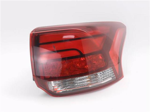Lampa zespolona tylna prawa zewnętrzna 8330B174 MITSUBISHI