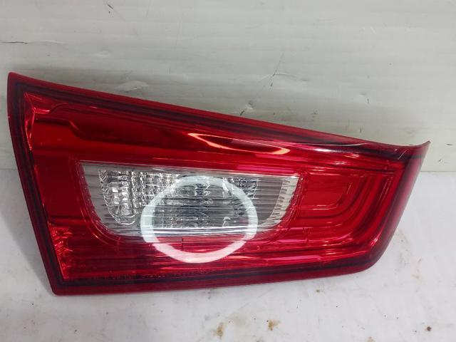 Lampa zespolona tylna lewa wewnętrzna 8336A085 MITSUBISHI
