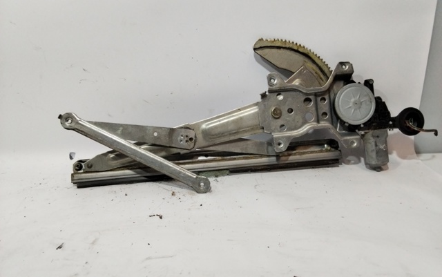 Mechanizm podnoszenia szyby drzwi przednich prawych do Suzuki Swift RS