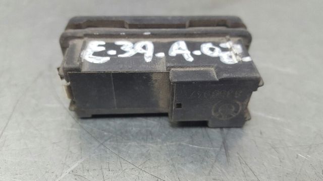 Przycisk włączania światła awaryjnego 8350947 BMW