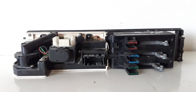 Kupić Sterownik trybów ogrzewania/klimatyzacji BMW 5  E34 w dobrej cenie