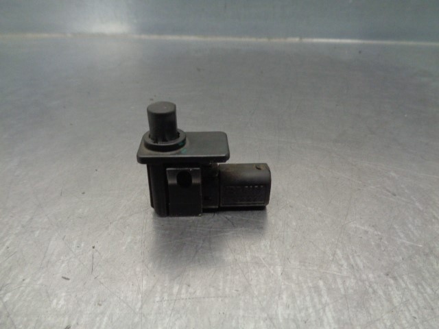 8352229 BMW