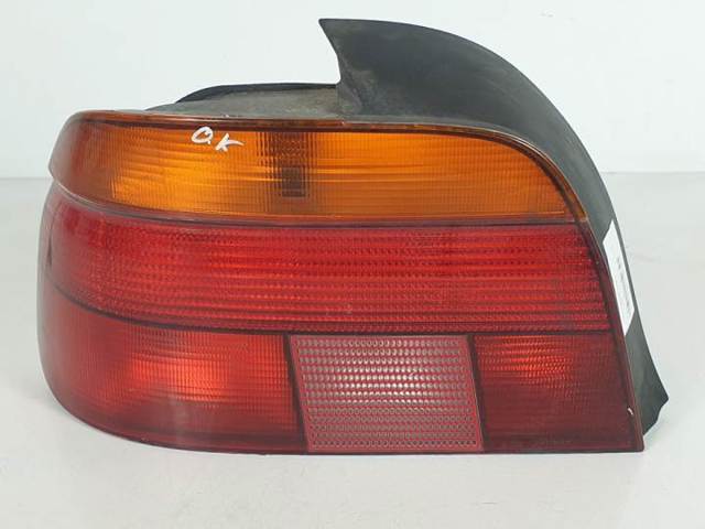 Lampa zespolona tylna lewa 8358031 BMW