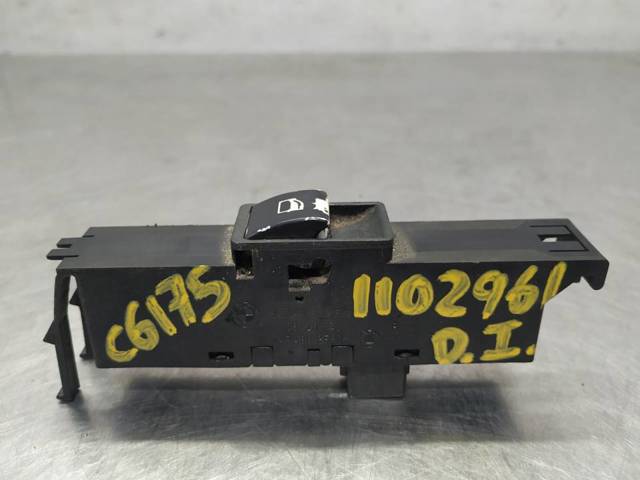 8381511 BMW