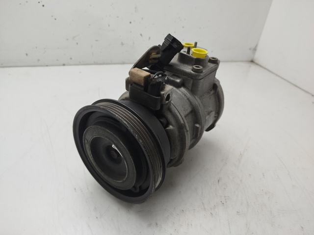 Sprężarka klimatyzacji 8390646 BMW