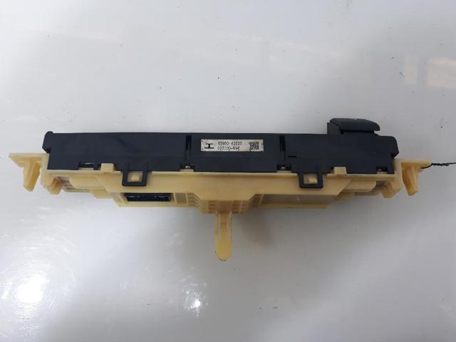 Przycisk włączania światła awaryjnego 8395042220 TOYOTA