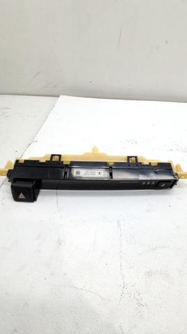 Przycisk włączania światła awaryjnego 8395042220 TOYOTA
