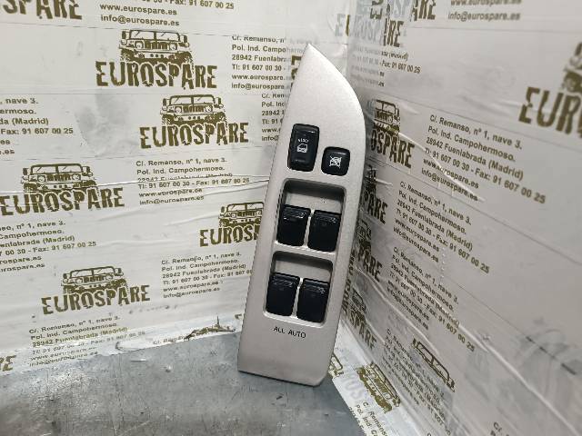Panel przyciskowy sterowania podnośnikiem szyby przedni lewy 8404048140 TOYOTA