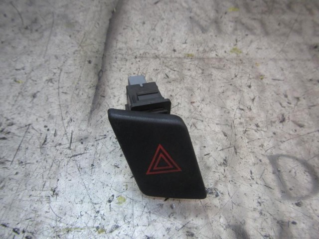 Przycisk włączania światła awaryjnego 843320D020 TOYOTA
