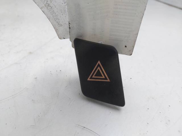 Przycisk włączania światła awaryjnego 843320D020 TOYOTA