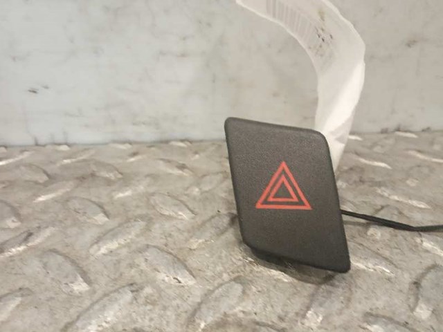 Przycisk włączania światła awaryjnego 843320D020 TOYOTA