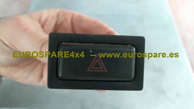 Przycisk włączania światła awaryjnego 8433243010 TOYOTA