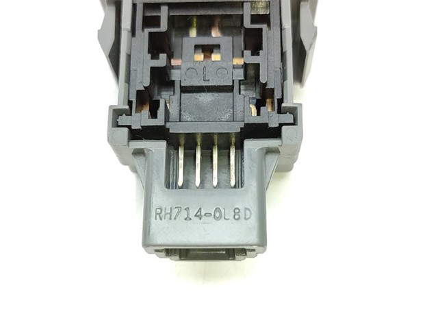 Przycisk włączania światła awaryjnego Toyota C-HR X10