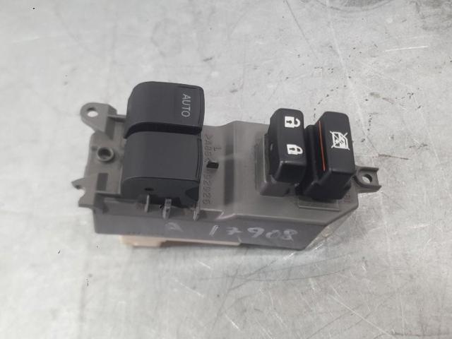 Panel przyciskowy sterowania podnośnikiem szyby przedni lewy 8482002230 TOYOTA