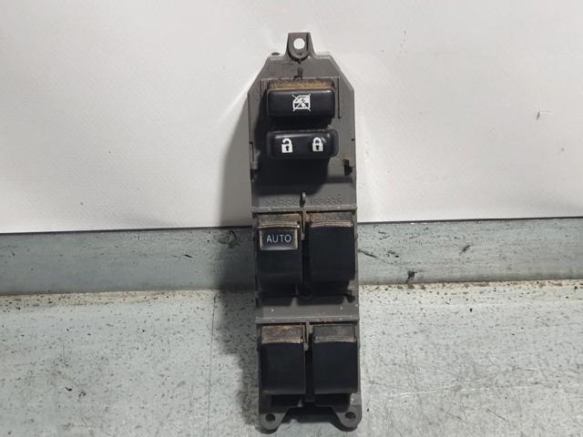 Panel przyciskowy sterowania podnośnikiem szyby przedni lewy 8482002230 TOYOTA