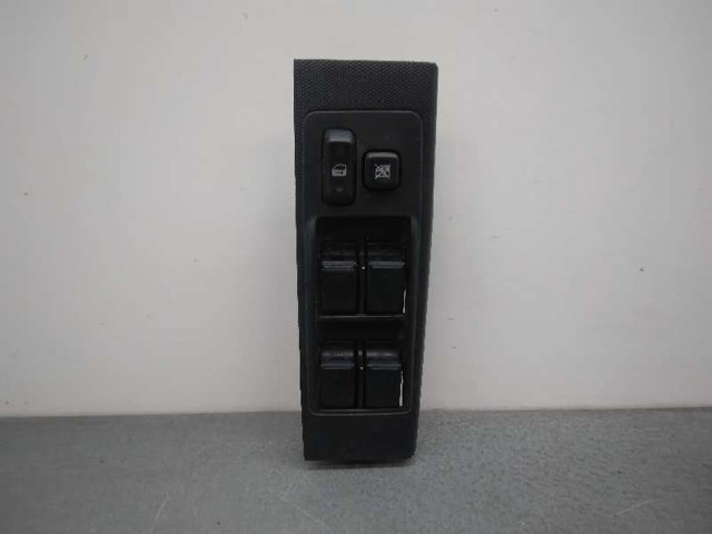 Panel przyciskowy sterowania podnośnikiem szyby przedni lewy 848200F030 TOYOTA