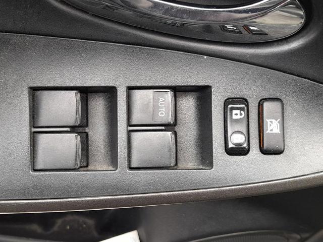 Panel przyciskowy sterowania podnośnikiem szyby przedni lewy 8482012520 TOYOTA