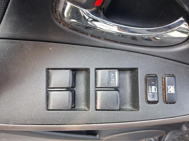 Panel przyciskowy sterowania podnośnikiem szyby przedni lewy 8482012520 TOYOTA