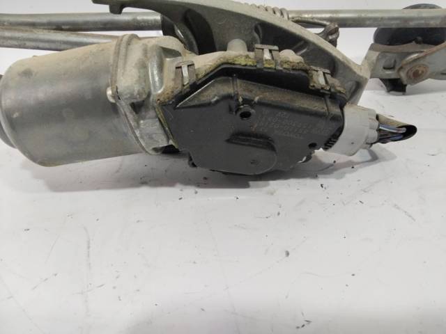 Silniczek wycieraczki szyby przedniej 8511002190 TOYOTA