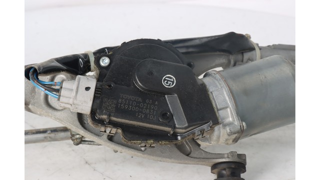 Silniczek wycieraczki szyby przedniej 8511002190 TOYOTA