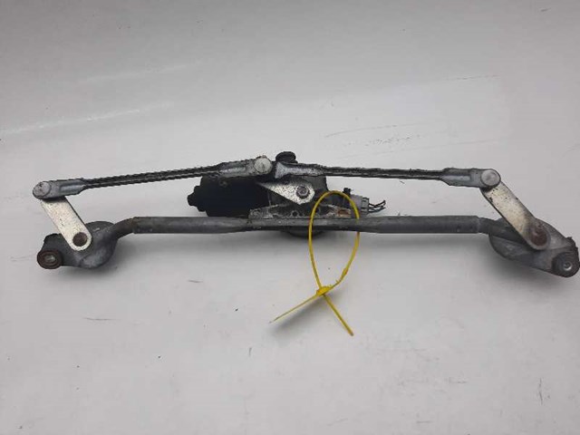 Silniczek wycieraczki szyby przedniej 8511005060 TOYOTA