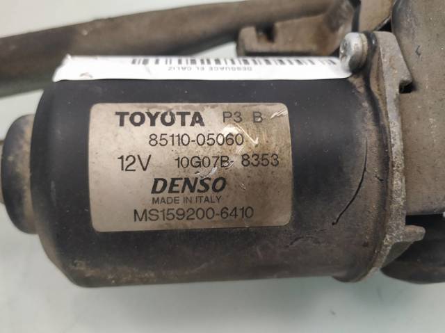 Silniczek wycieraczki szyby przedniej 8511005060 TOYOTA