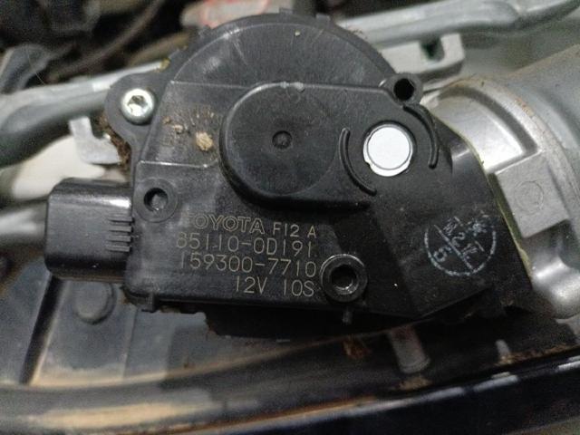 Silniczek wycieraczki szyby przedniej 851100D191 TOYOTA