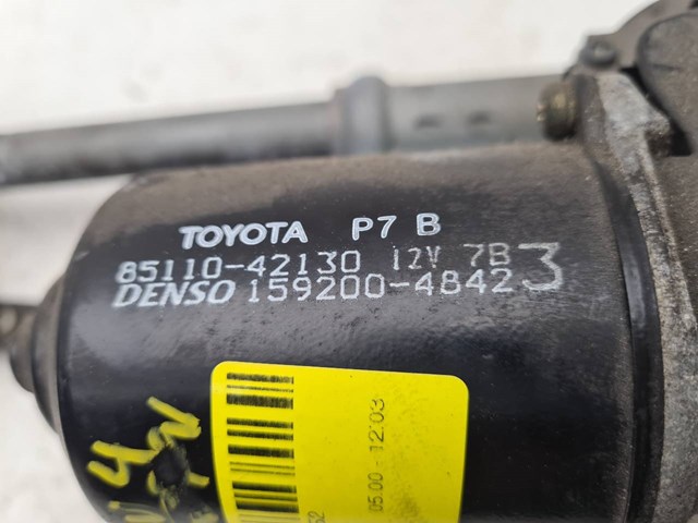Silniczek wycieraczki szyby przedniej 8511042130 TOYOTA