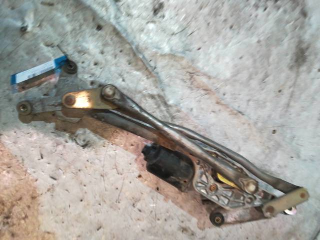 Silniczek wycieraczki szyby przedniej Toyota Avensis LCM