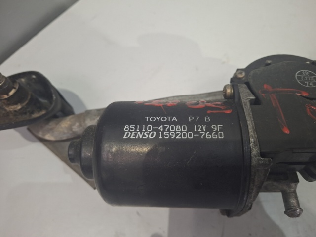 Silniczek wycieraczki szyby przedniej 8511047080 TOYOTA