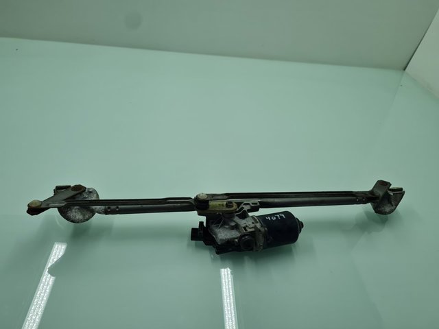 Silniczek wycieraczki szyby przedniej 8511060350 TOYOTA