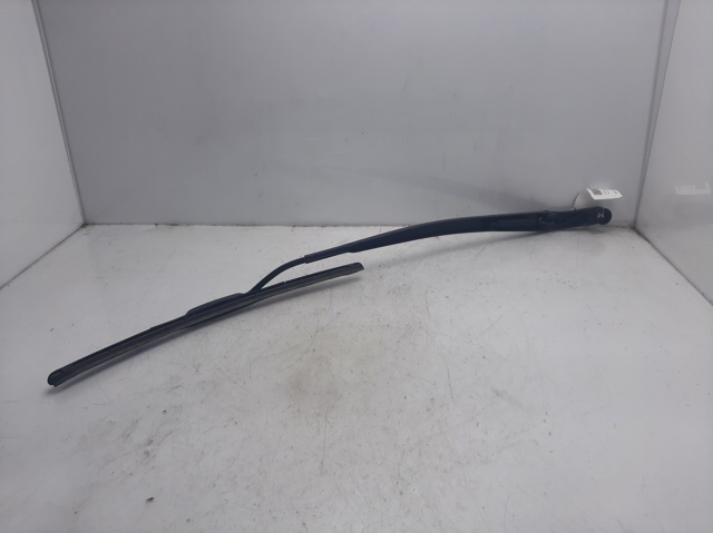 Ramię wycieraczki szyby przedniej 8521142130 TOYOTA